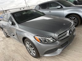Mercedes C 300 2017 Top dostępnych aut z USA